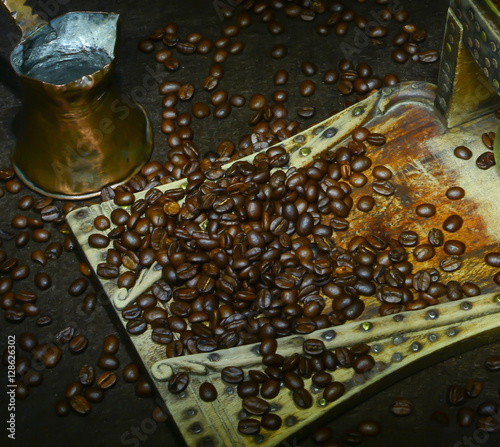 "Eski Kahve Değirmeninde Kahve Öğütmek" Stock photo and royaltyfree
