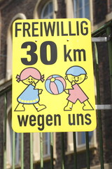 Verkehrsschild Geschwindigkeitsbegrenzung Freiwillig Tempo 30 
