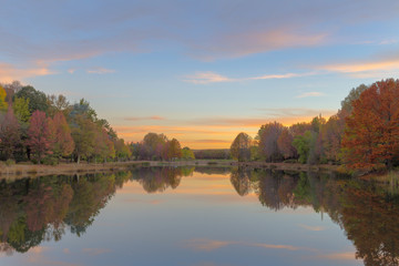 Fototapeta na wymiar Reflection of autumn colours