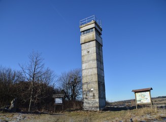 Wachturm an der ehemaligen deutsch - deutschen Grenze in der Rhön