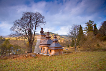 Pejzaż górski z cerkwią