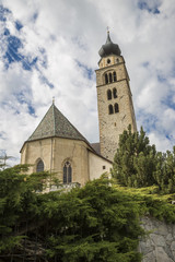 Fototapeta na wymiar Church in the town of Glorenza, South Tyrol (Italy)