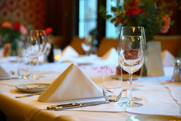 table setting/ table set for a lovely dinner