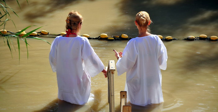 Taufe an der Taufstelle Jesu am Jordan