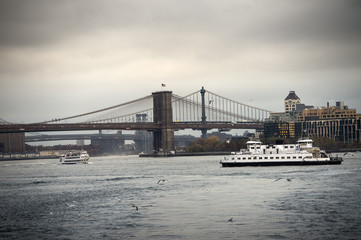 Puente de Brooklyn al atatdecer