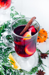 Mulled wine with cinnamon sticks