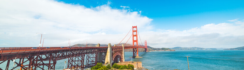 Naklejka premium Panoramic view of Golden Gate bridge