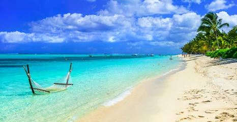 Papier Peint photo Le Morne, Maurice Tropical chilling out - hamac dans l& 39 eau turquoise. Ile Maurice