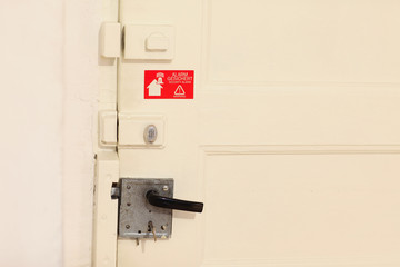 ALARM Aufkleber schützt vor Einbrecher