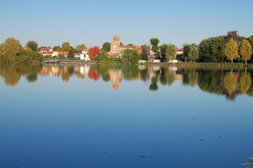 Fototapeta na wymiar Lago sul Fiume SIle, Quinto di Treviso, Italia , Veneto, campagna rilassante