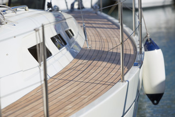 Sailboat deck - 128669730