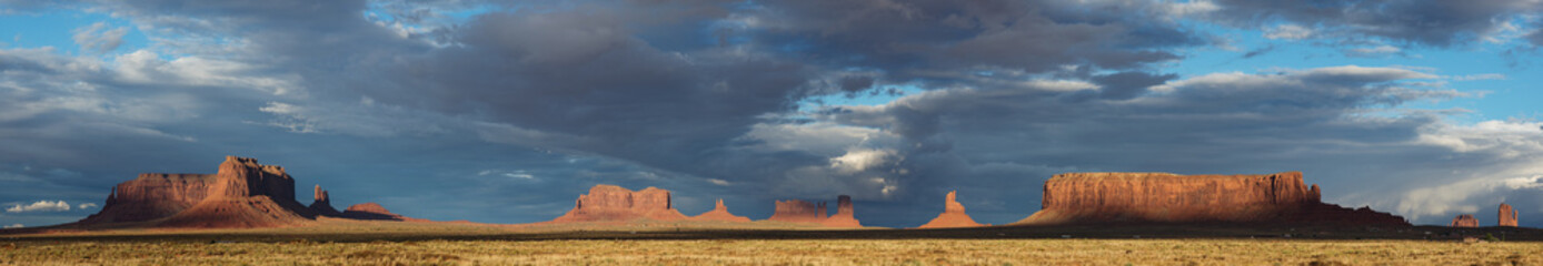 Monument Valley, panoramic image - 128670544