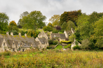 Obraz premium the village of Bibury, Cotswolds, Arlington Row England