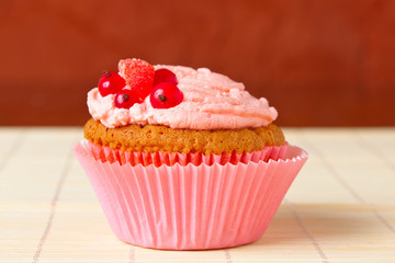 cupcakes with red currant