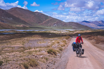 Cycling through Tibet