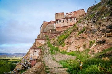 Fototapeta na wymiar Tibetan Castle in Gyangze