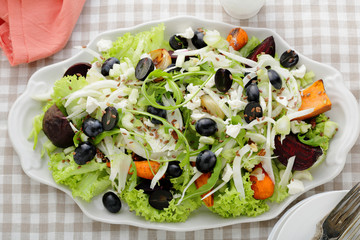 Winter salad with fennel and beetroot
