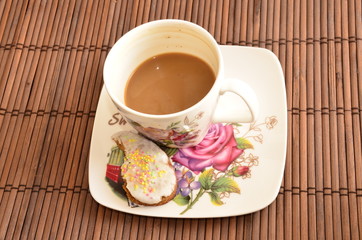 S&uuml;tl&uuml; kahve ve Kurabiye