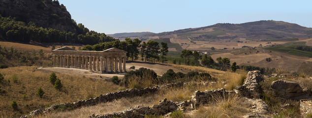 Segesta temple wide panorama