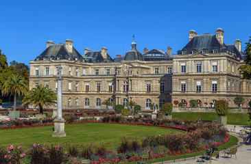 Fototapeta na wymiar Luxembourg Palace, Paris