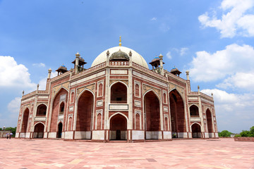 Fototapeta na wymiar Mughal Emperor Humayun's Tomb in New Delhi, India.