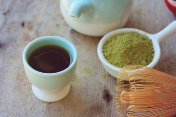 hot green tea with powder