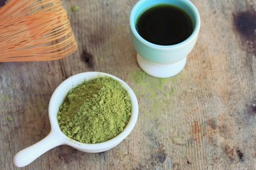 hot green tea with powder