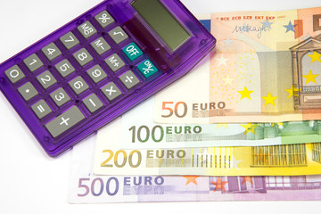 Taschenrechner und Euro Bargeld