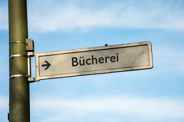 Fototapeta premium Schild 67 - Bücherei