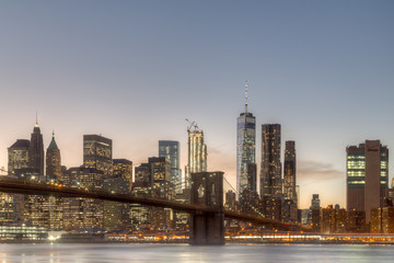 Obraz na płótnie Canvas New York skyline with Brooklyn Bridge