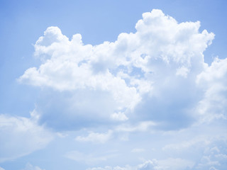 Obraz na płótnie Canvas Beautiful blue sky with clouds