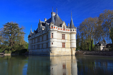 Fototapeta na wymiar Château d'Azay-le-Rideau, Palace Azay-le-Rideau, Loire valley Castels 