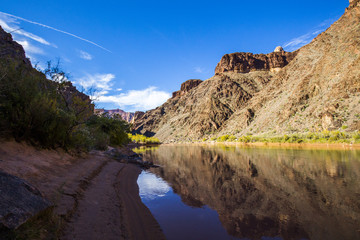 Fototapeta na wymiar Colorado river with mountain reflection