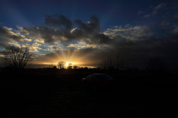 Wschód, zachód słońca nad wioskami. © Stanisław Błachowicz