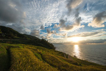海が見える棚田の夕景（能登半島 白米千枚田）