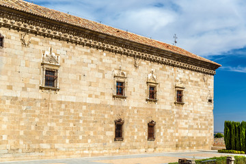 Fototapeta na wymiar Facade of Santa Cruz Museum in Toledo, Spain