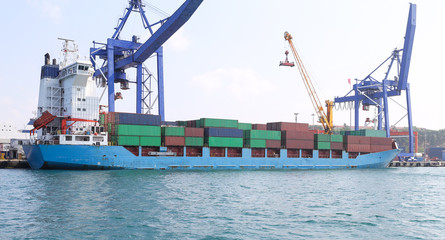 Fototapeta premium Container Ship in port