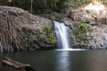 Fototapeta na wymiar sarika waterfall