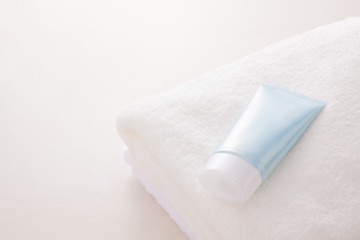 タオルとクリーム
