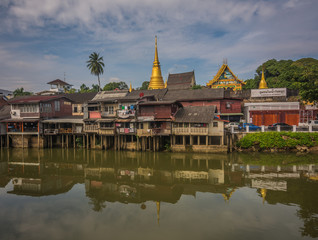 Fototapeta na wymiar Communities Chanthaburi waterfront, Chanthaburi, Thailand. 