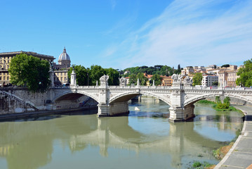 Fototapeta na wymiar Ponte Vittorio Emanuele II in Rome