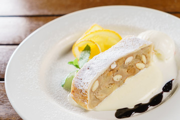 apple strudel