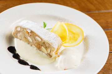 apple strudel