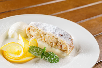 apple strudel