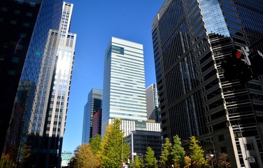 Fototapeta premium 都会のビル街 -大手町、東京、日本