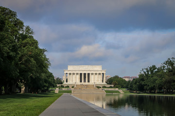 Fototapeta na wymiar Lincoln Memorial from Reflection Pool