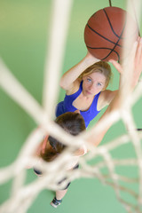 Obraz premium Downward view of basketball player