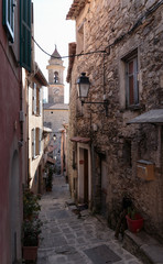 Fototapeta na wymiar Narrow cobbled streets in the old village Lyuseram, France