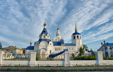 Fototapeta na wymiar Ulan-Ude - capital city of the Republic of Buryatia with Odigitrievsky Cathedral 