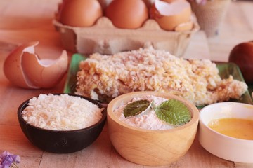 Making pork fried with breaded ( pork cutlet tonkatsu).